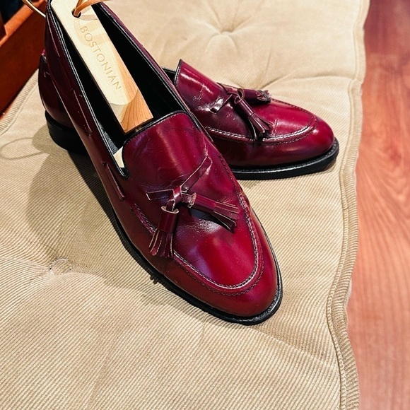 The Florsheim Imperial Collection Oxblood Tassel Loafer. - Picture 2 of 8